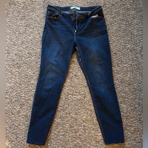 Hollister Curvy High-Rise Super Skinny Jeans
